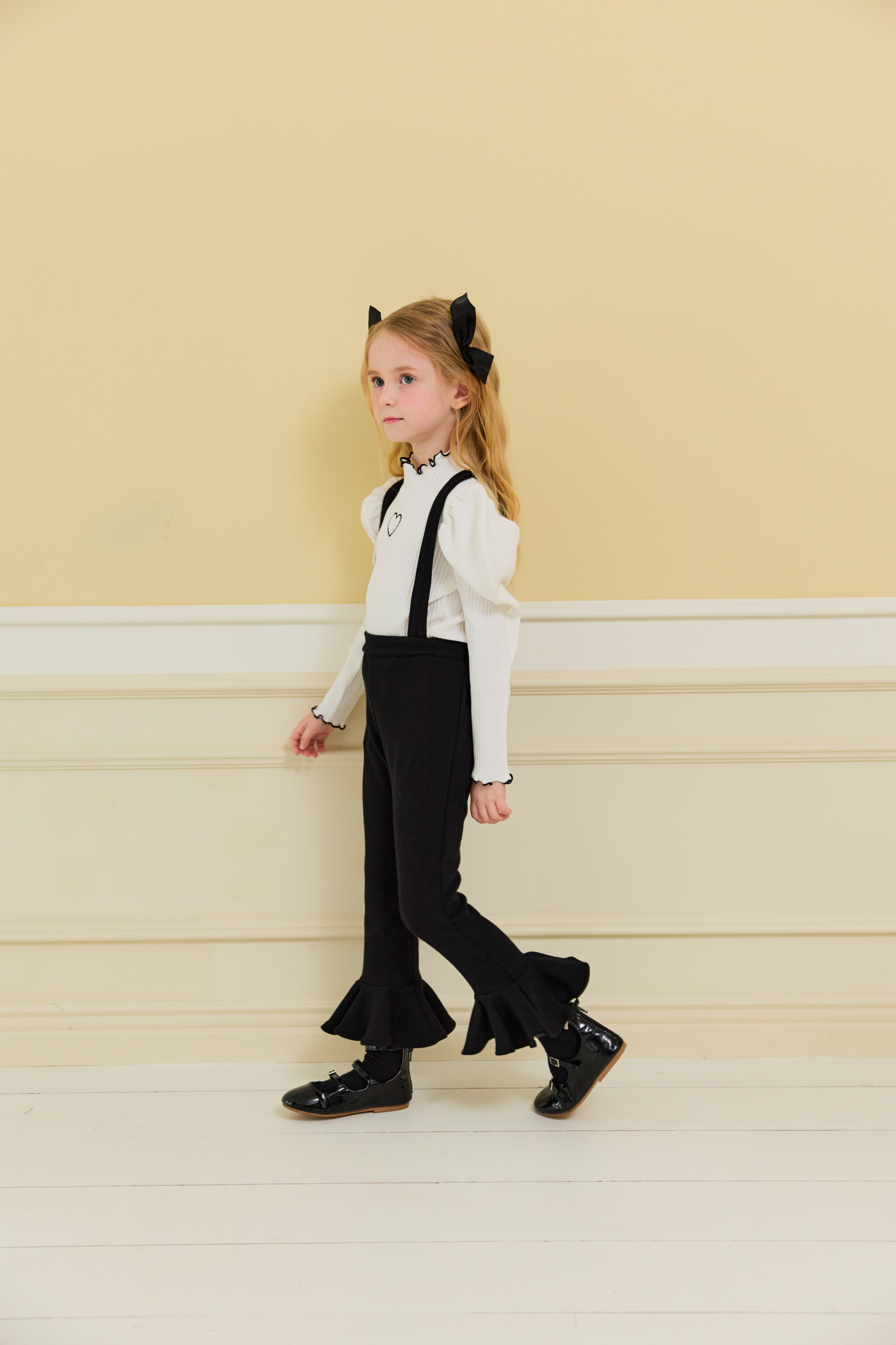 [ALITTLE] Winter twoway heart pocket frill pants_Black