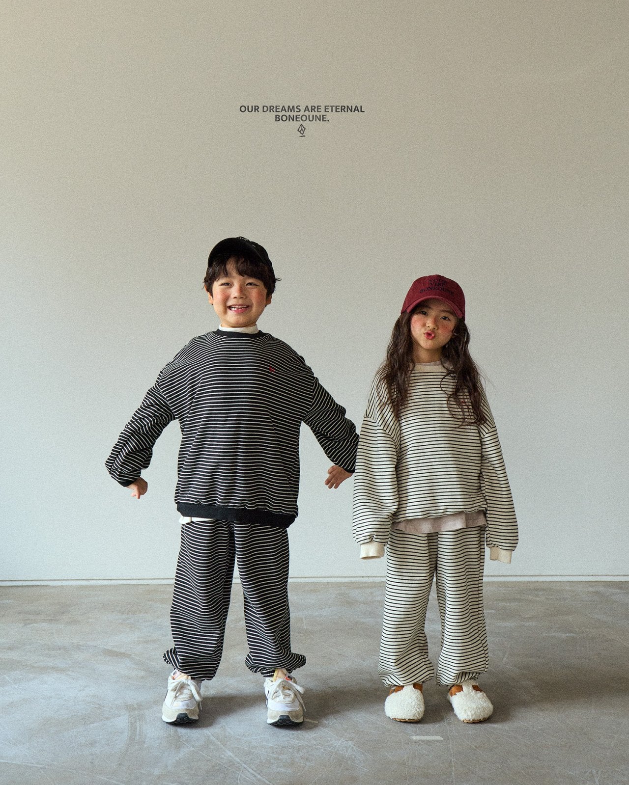 [BONEOUNE] Mono Line Sweatshirt_2colors