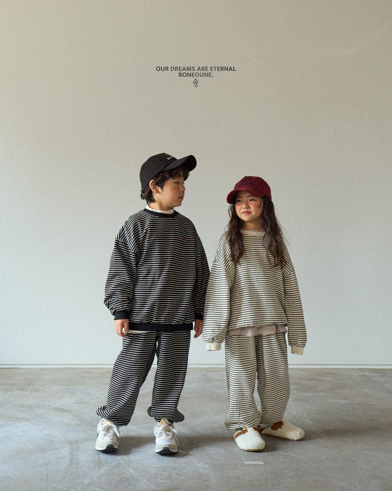 [BONEOUNE] Mono Line Sweatshirt_2colors