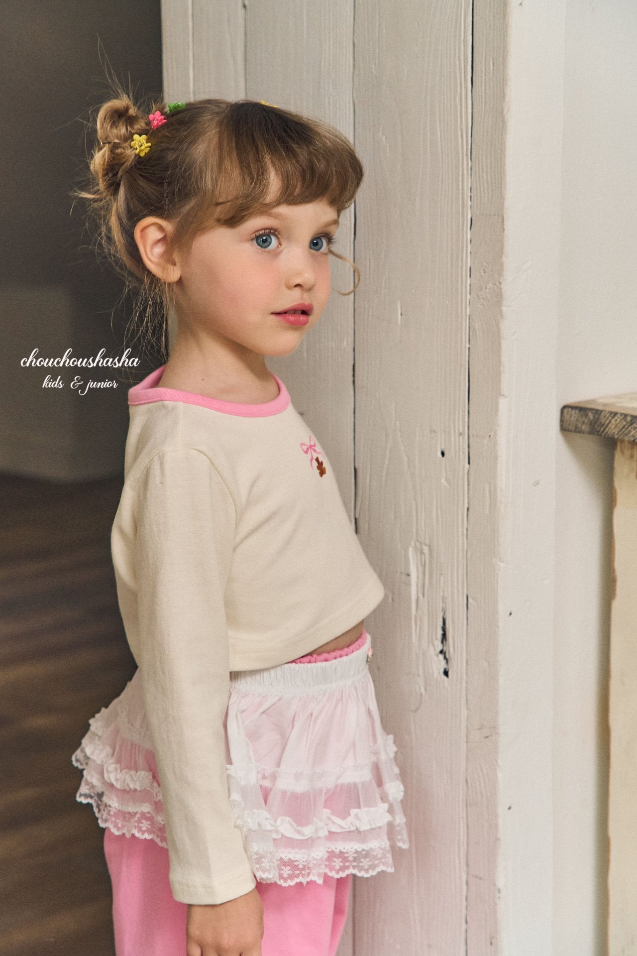 [CHOUCHOUSHASHA] Bear Ribbon Crop T-shirts_2colors