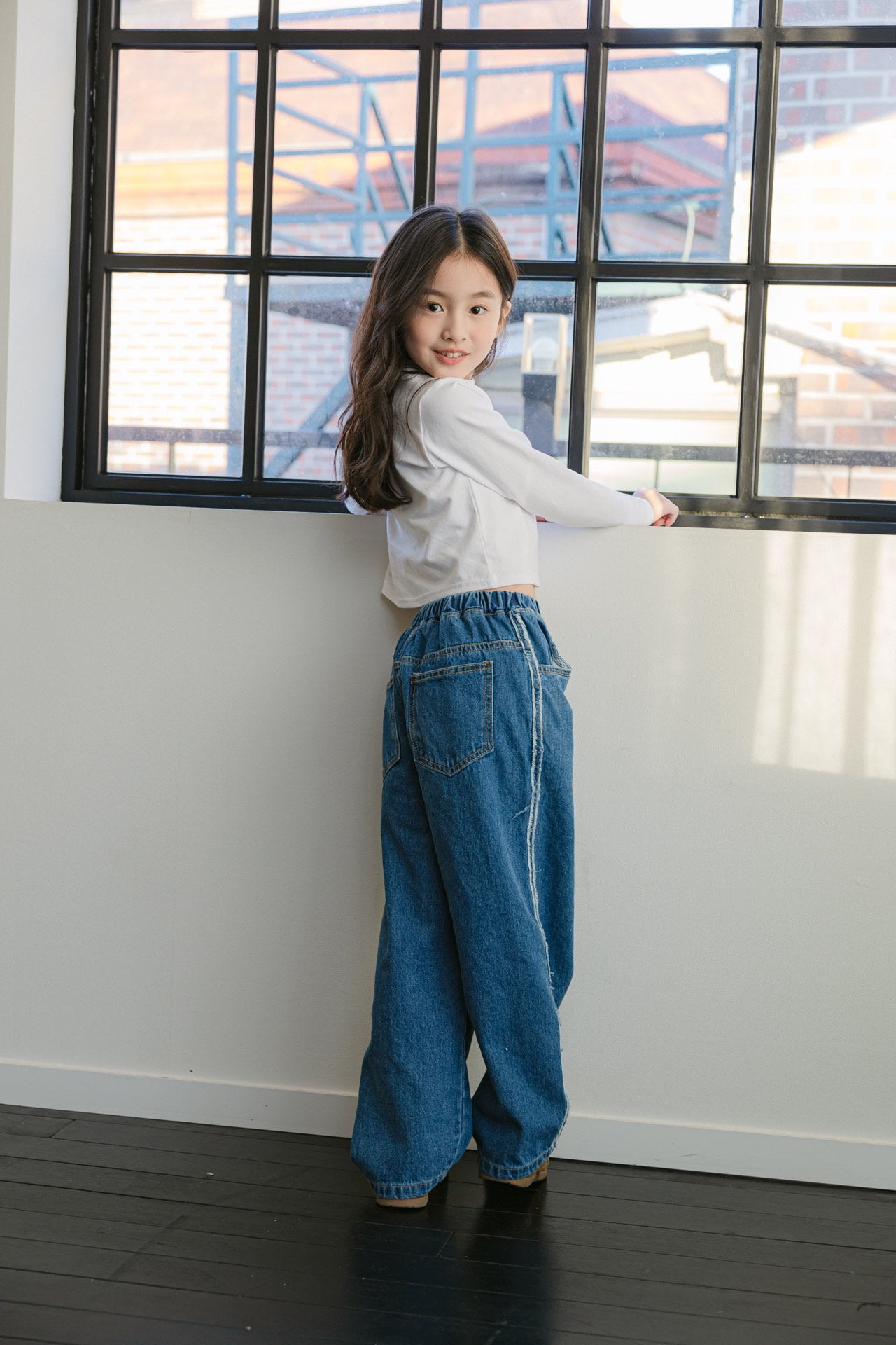 [DOREDORE] Side Line Denim Pants