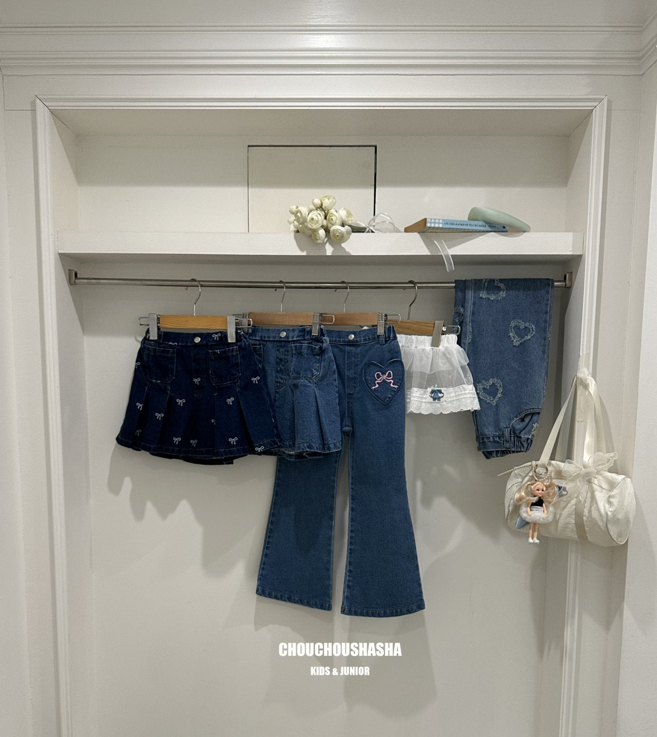 [CHOUCHOUSHASHA] Ribbon Flare Denim Pants