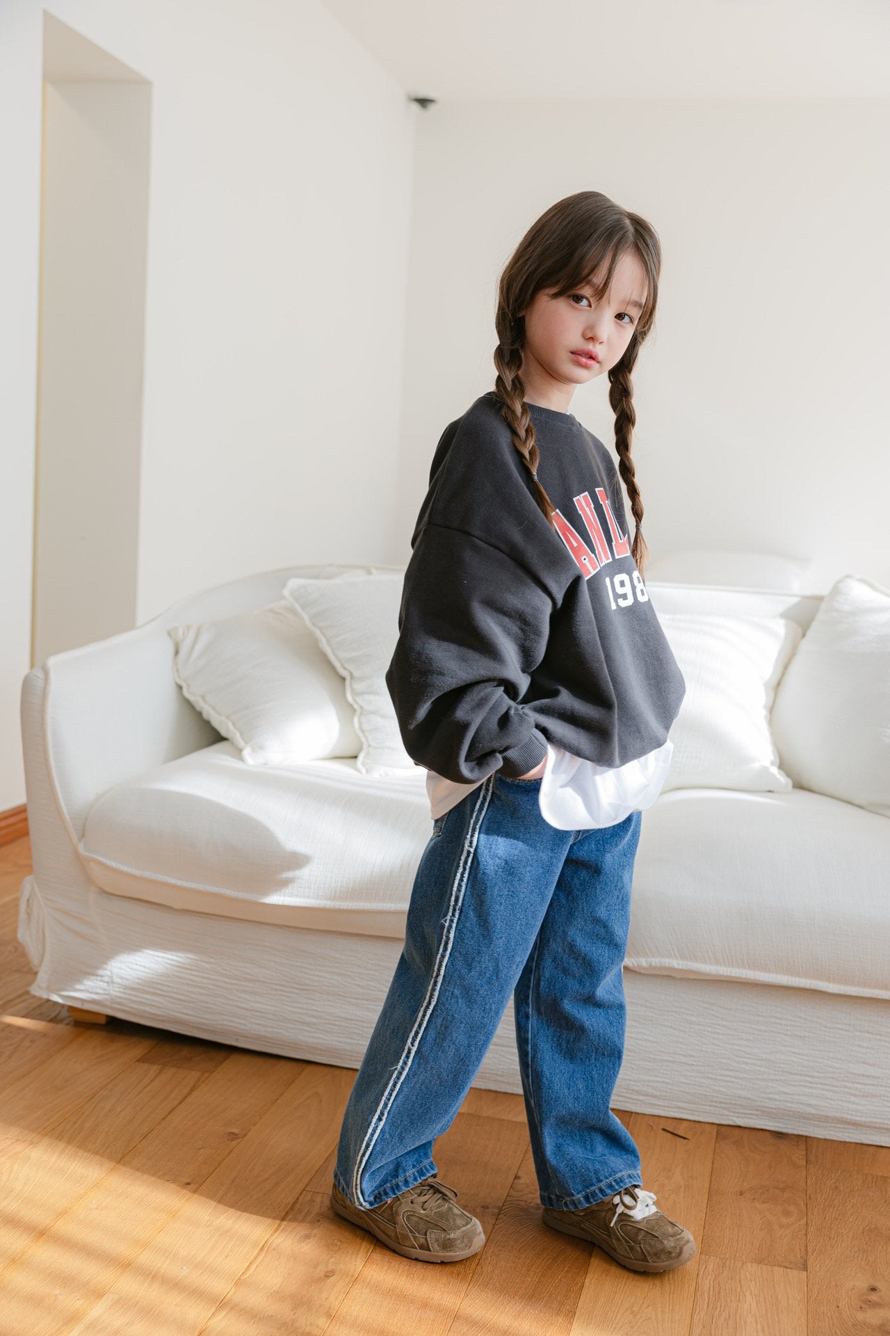 [DOREDORE] Side Line Denim Pants