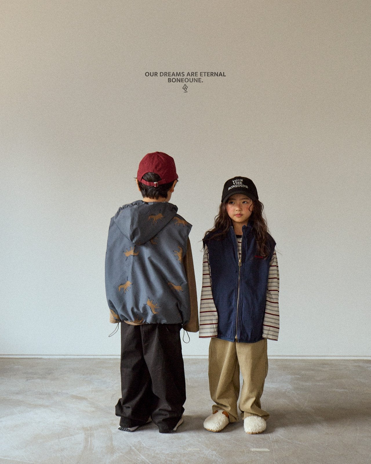 [BONEOUNE] Autumn Horse Hooded Vest_Charcoal