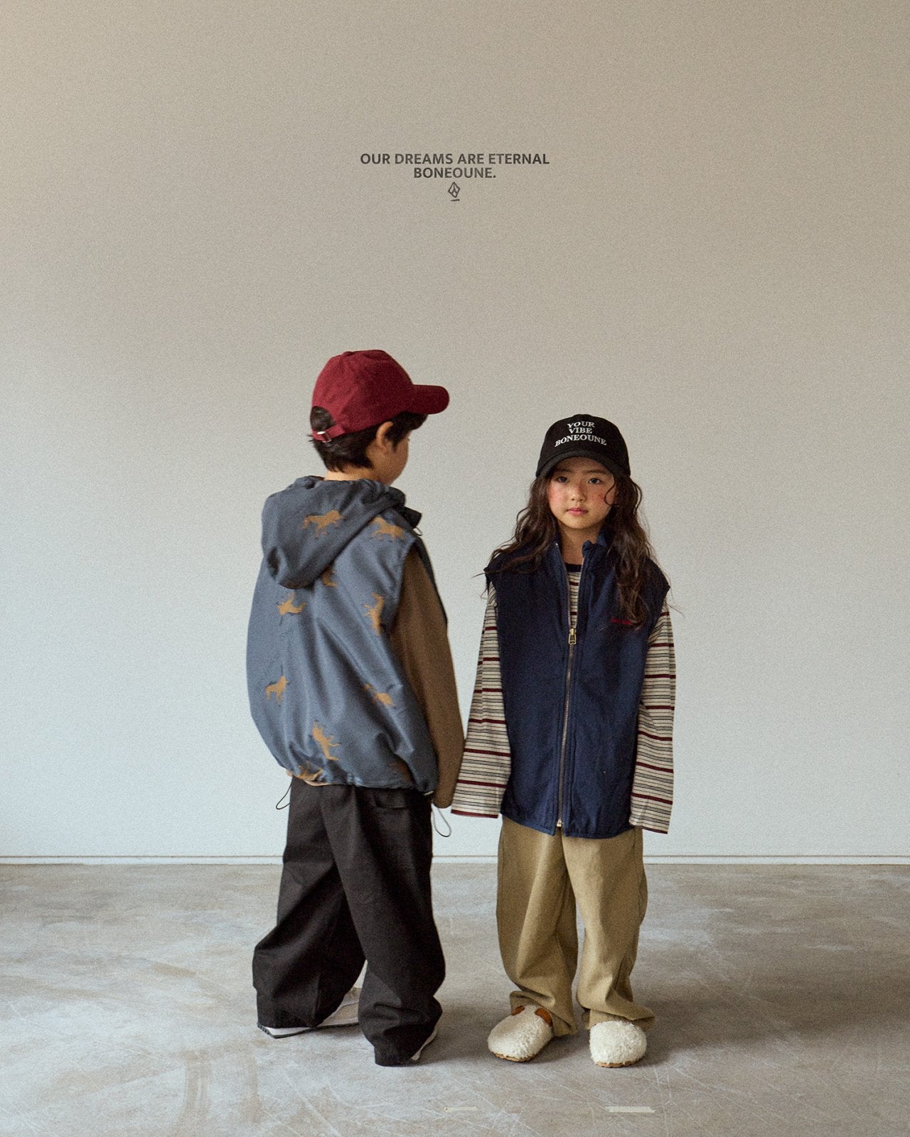 [BONEOUNE] Autumn Horse Hooded Vest_Charcoal
