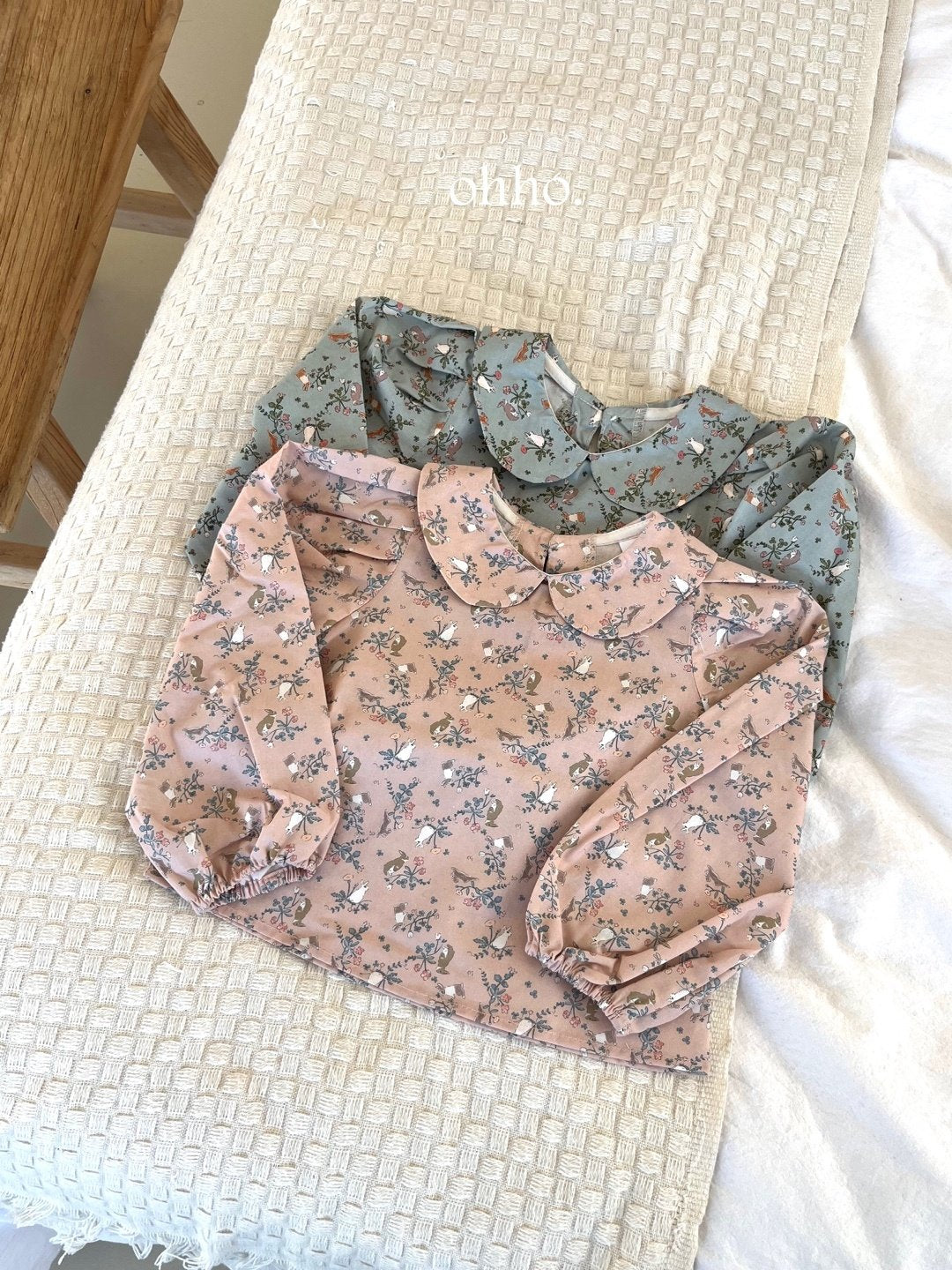 [ohho] Rabbit Round Blouse_2colors