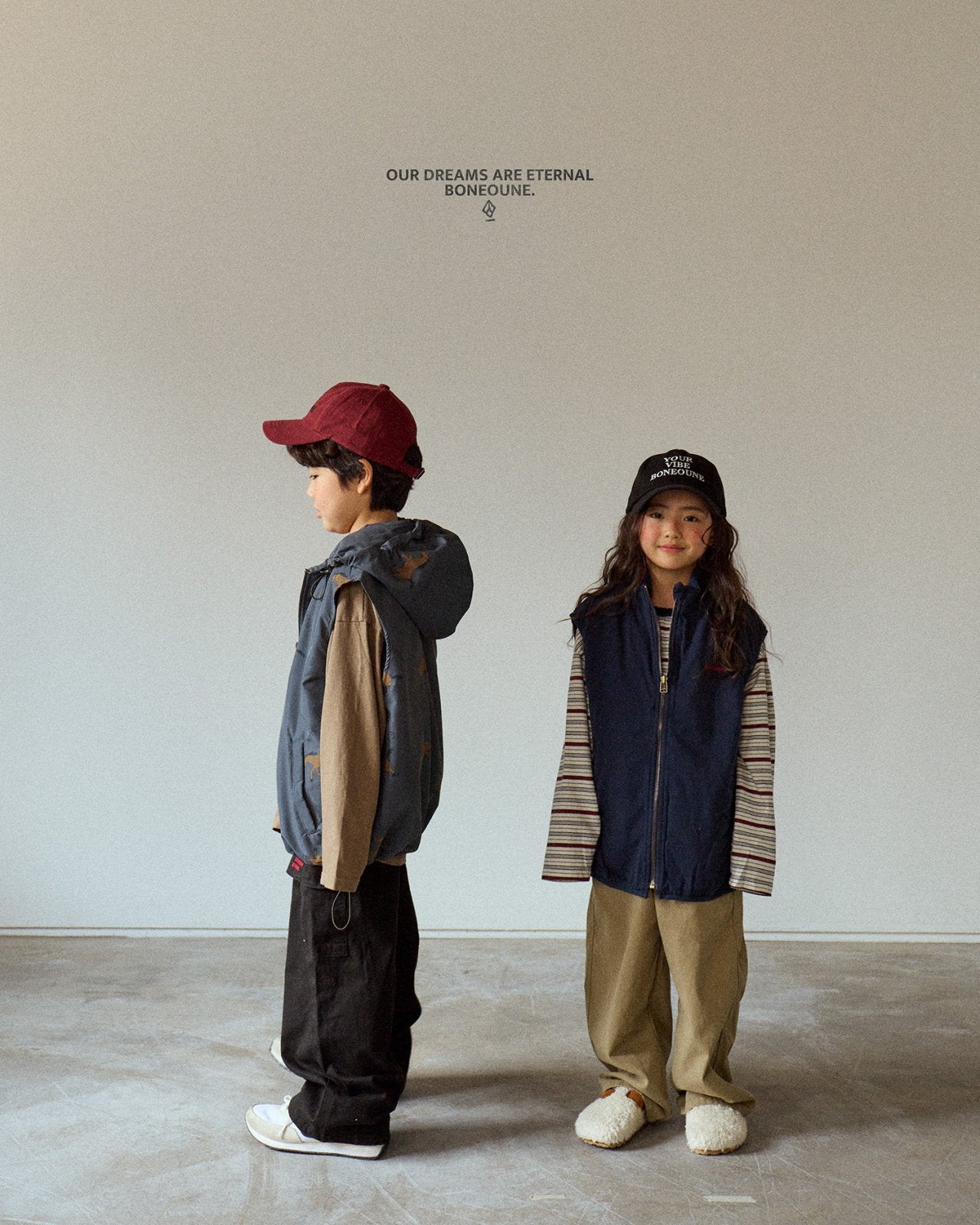 [BONEOUNE] Autumn Horse Hooded Vest_Charcoal