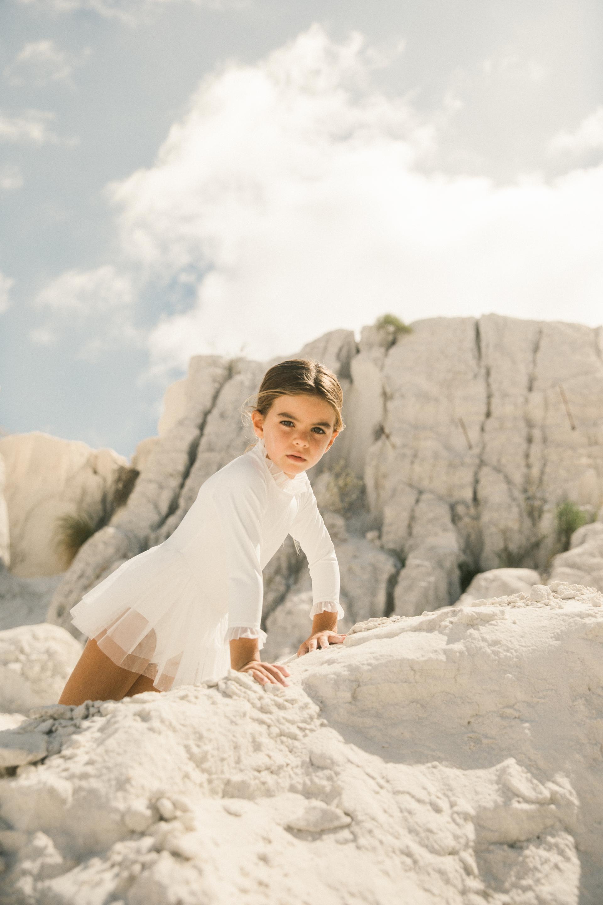 [NERIT] Sha Rash Guard_Frill Neck_White
