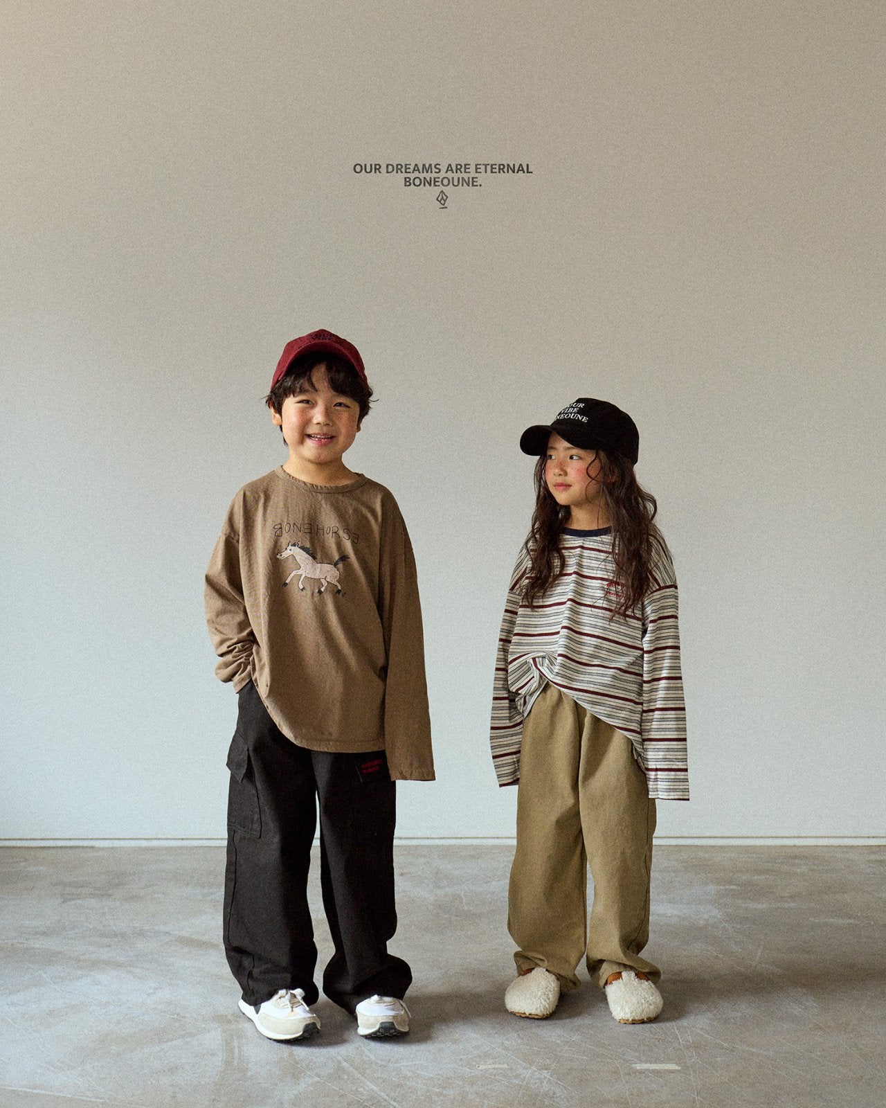 [BONEOUNE] Run Run Horse Single T-shirt_2colors
