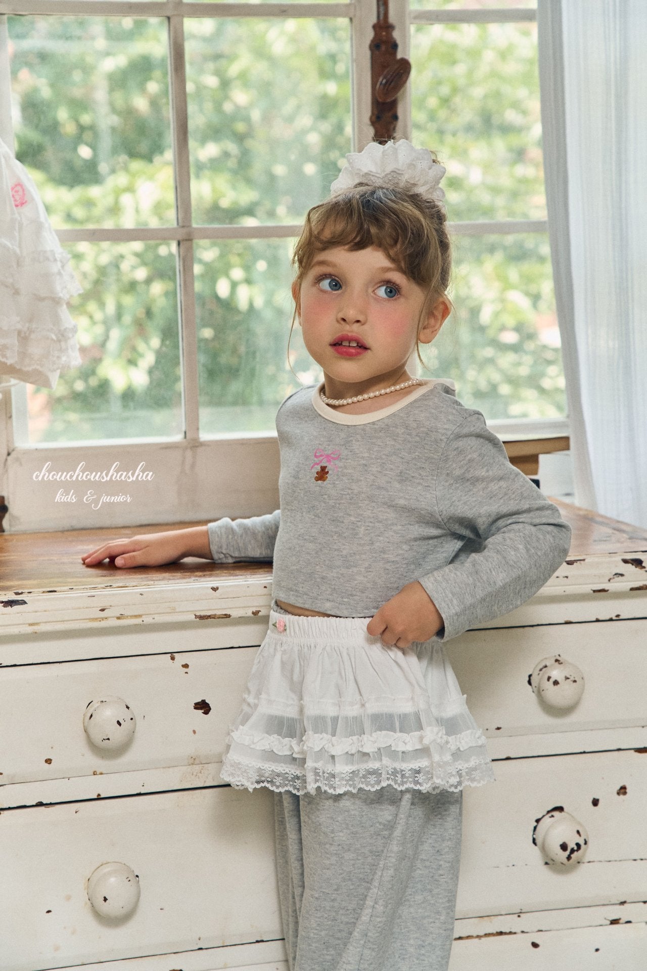 [CHOUCHOUSHASHA] Bear Ribbon Crop T-shirts_2colors