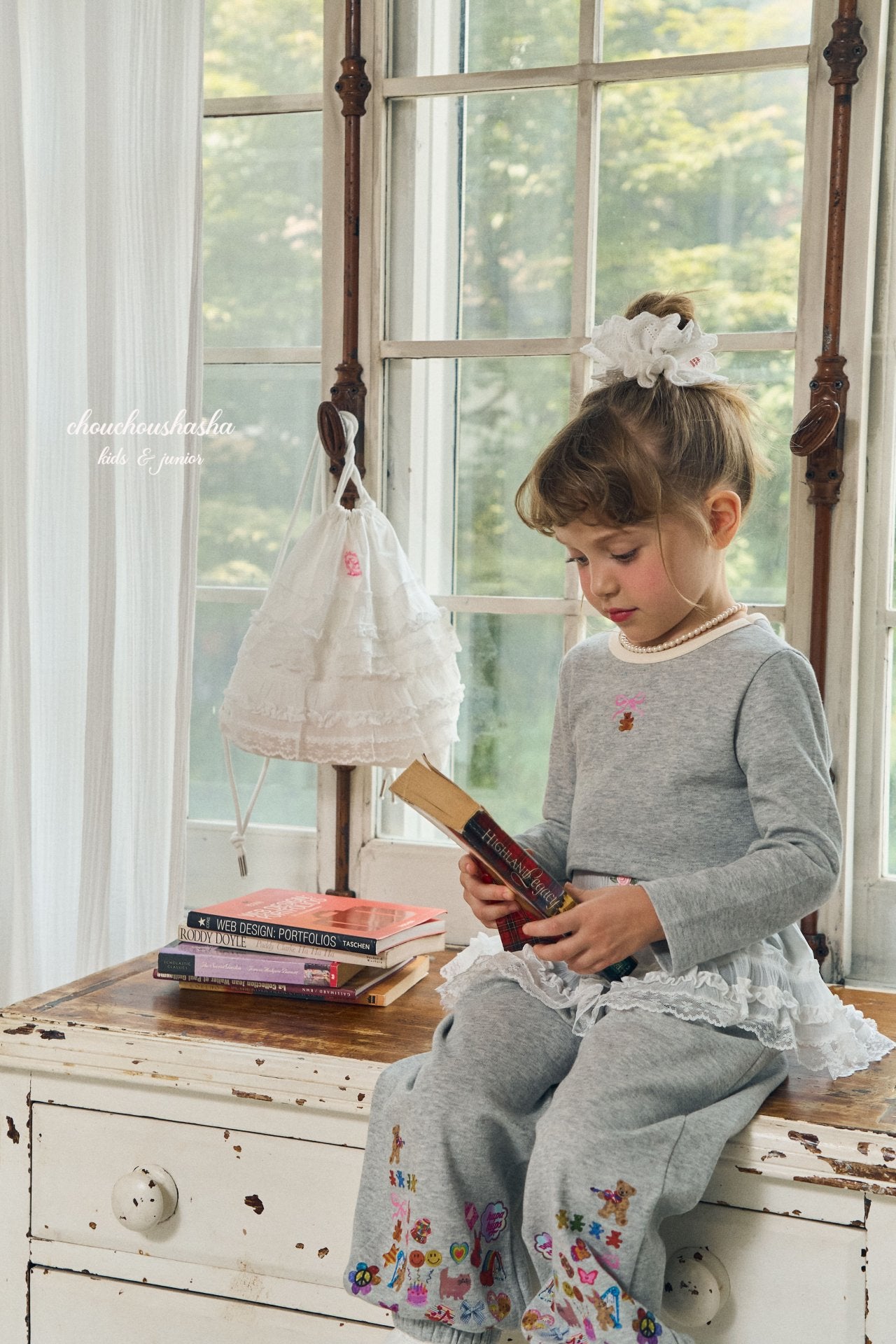 [CHOUCHOUSHASHA] Bear Ribbon Crop T-shirts_2colors