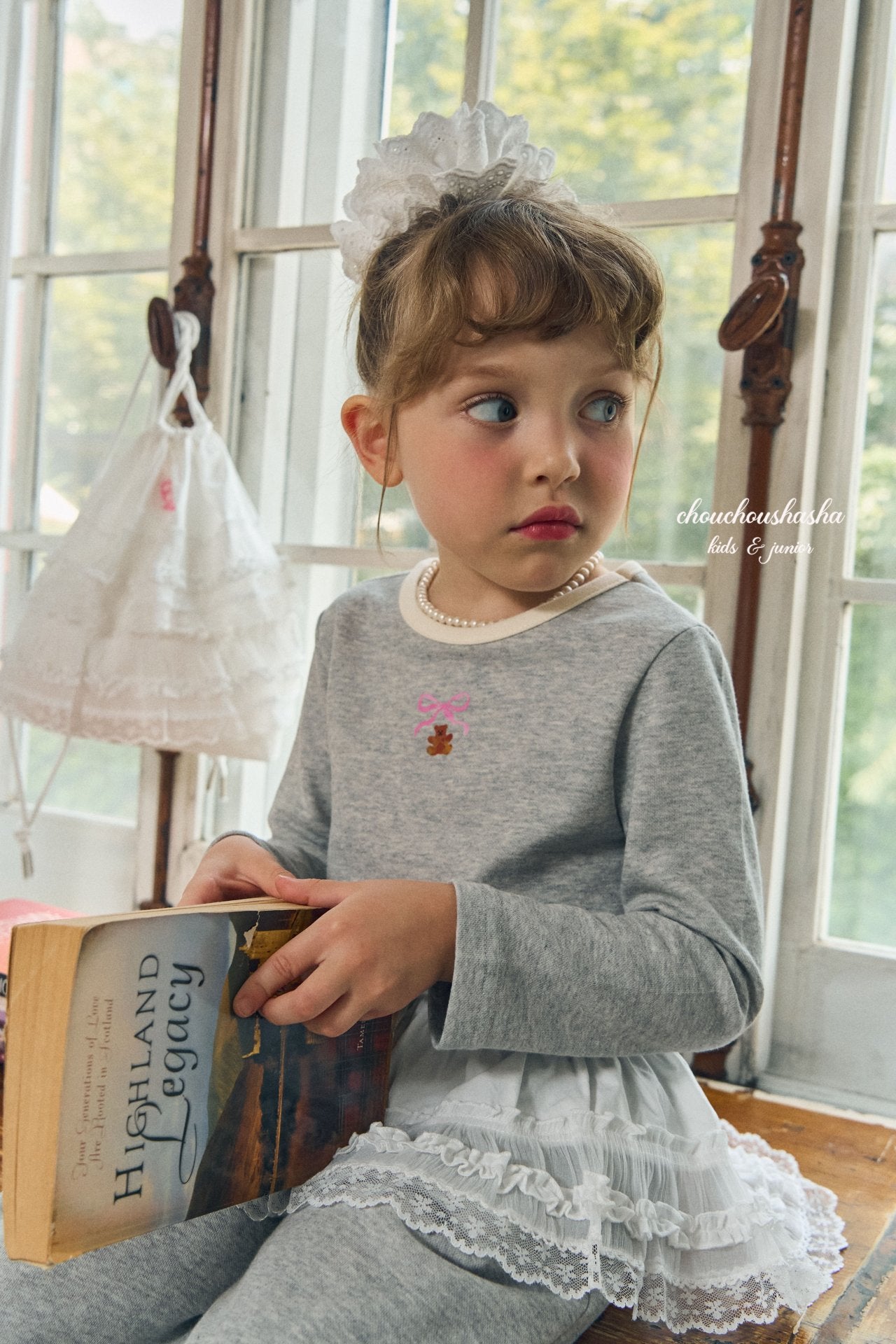 [CHOUCHOUSHASHA] Bear Ribbon Crop T-shirts_2colors