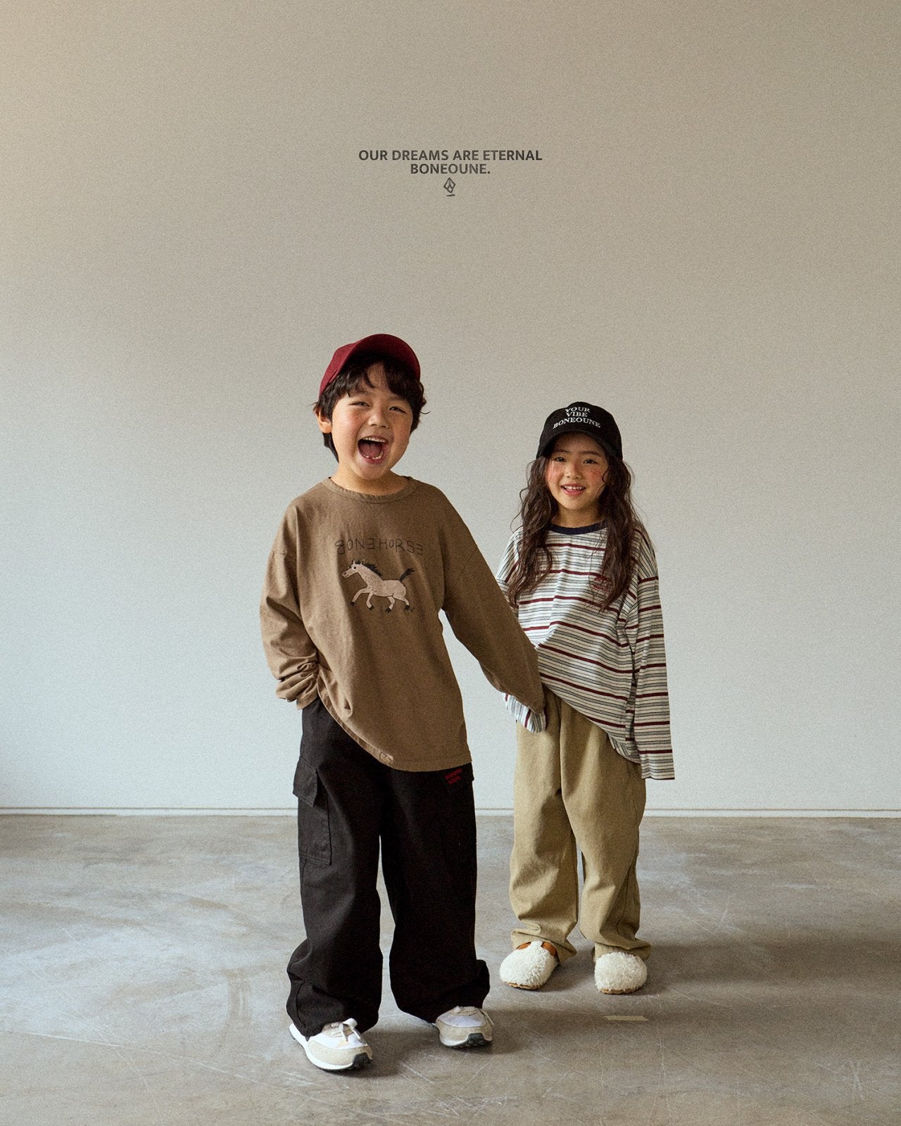 [BONEOUNE] Run Run Horse Single T-shirt_2colors