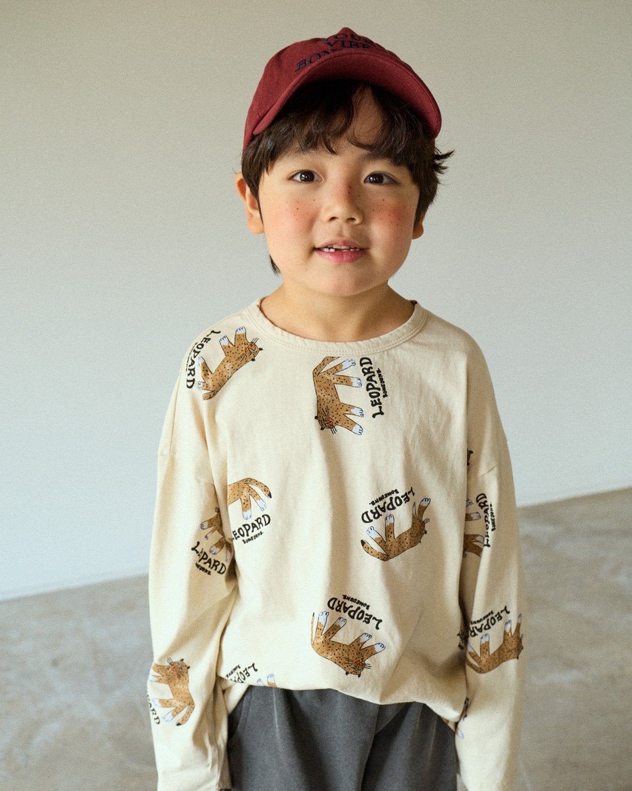 [BONEOUNE] All-Over Leopard Print T-shirt_2colors