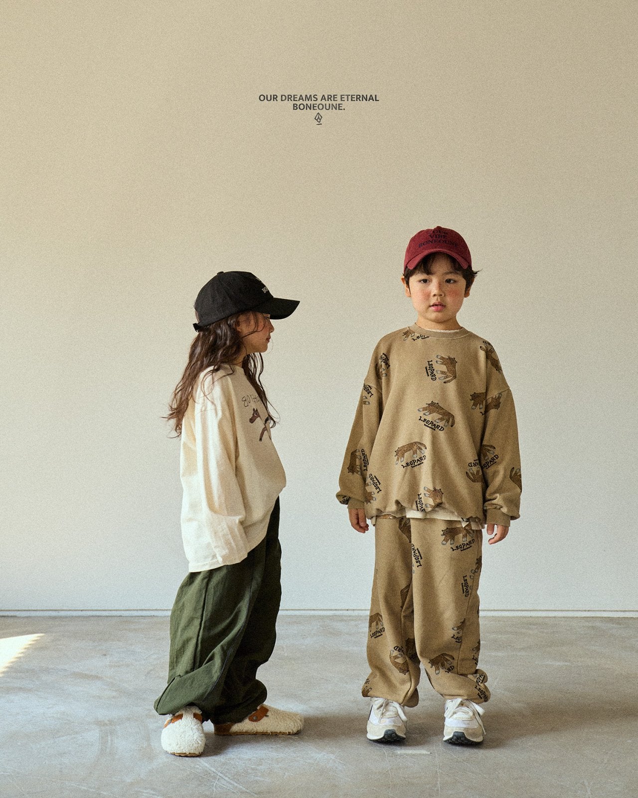 [BONEOUNE] Run Run Horse Single T-shirt_2colors