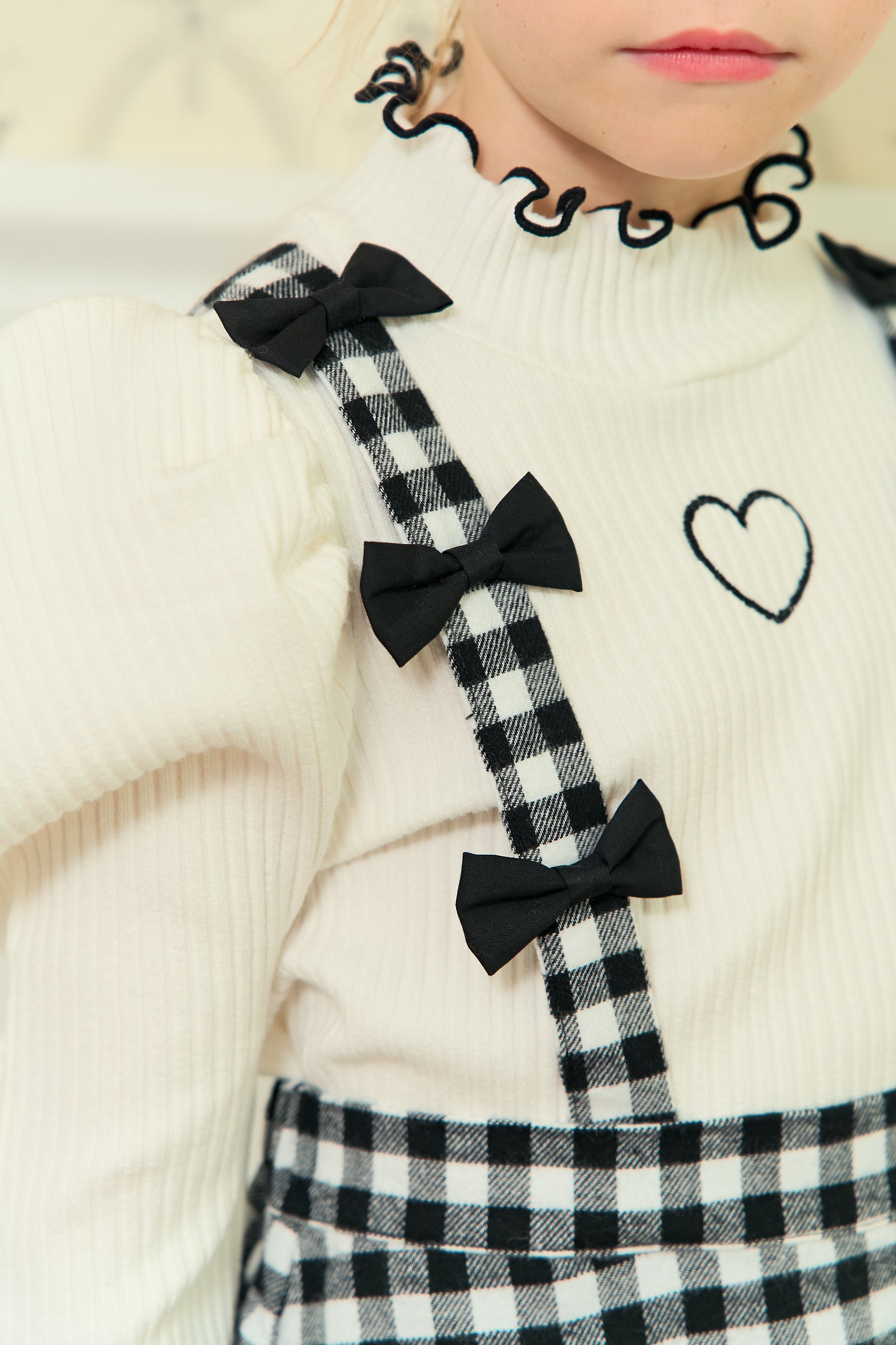 [ALITTLE] heart puff pola T_White