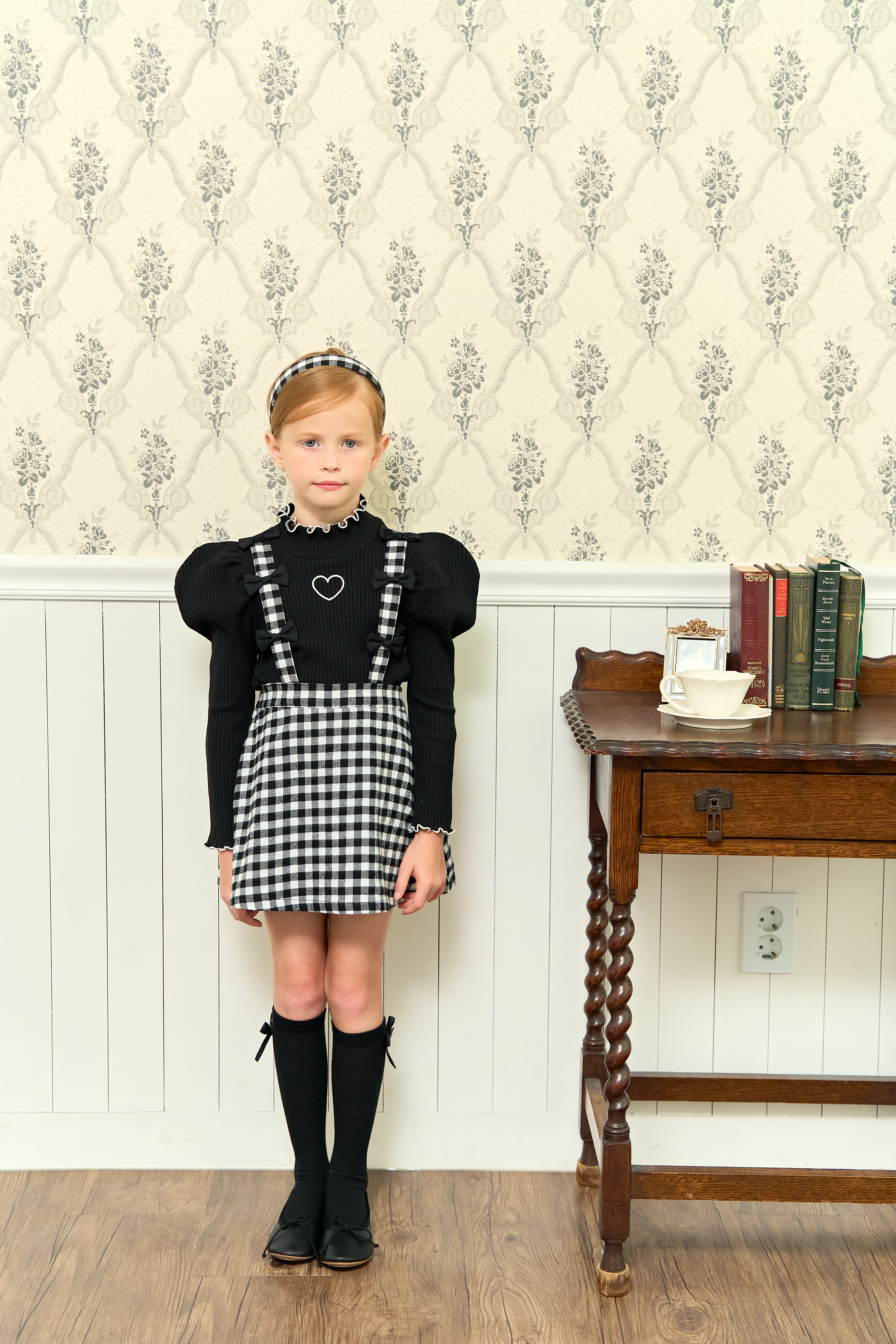 [ALITTLE] heart puff pola T_Black