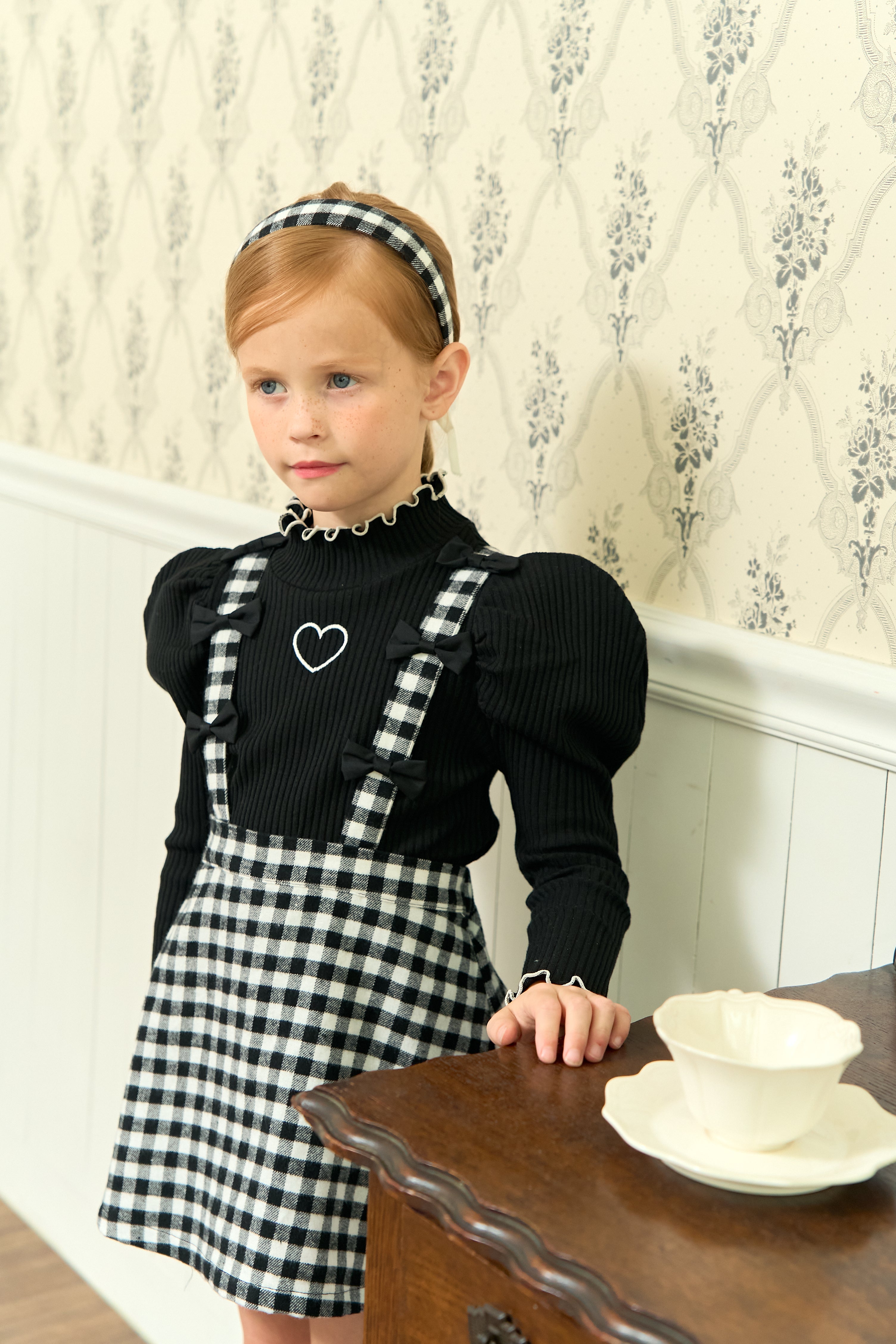 [ALITTLE] heart puff pola T_Black