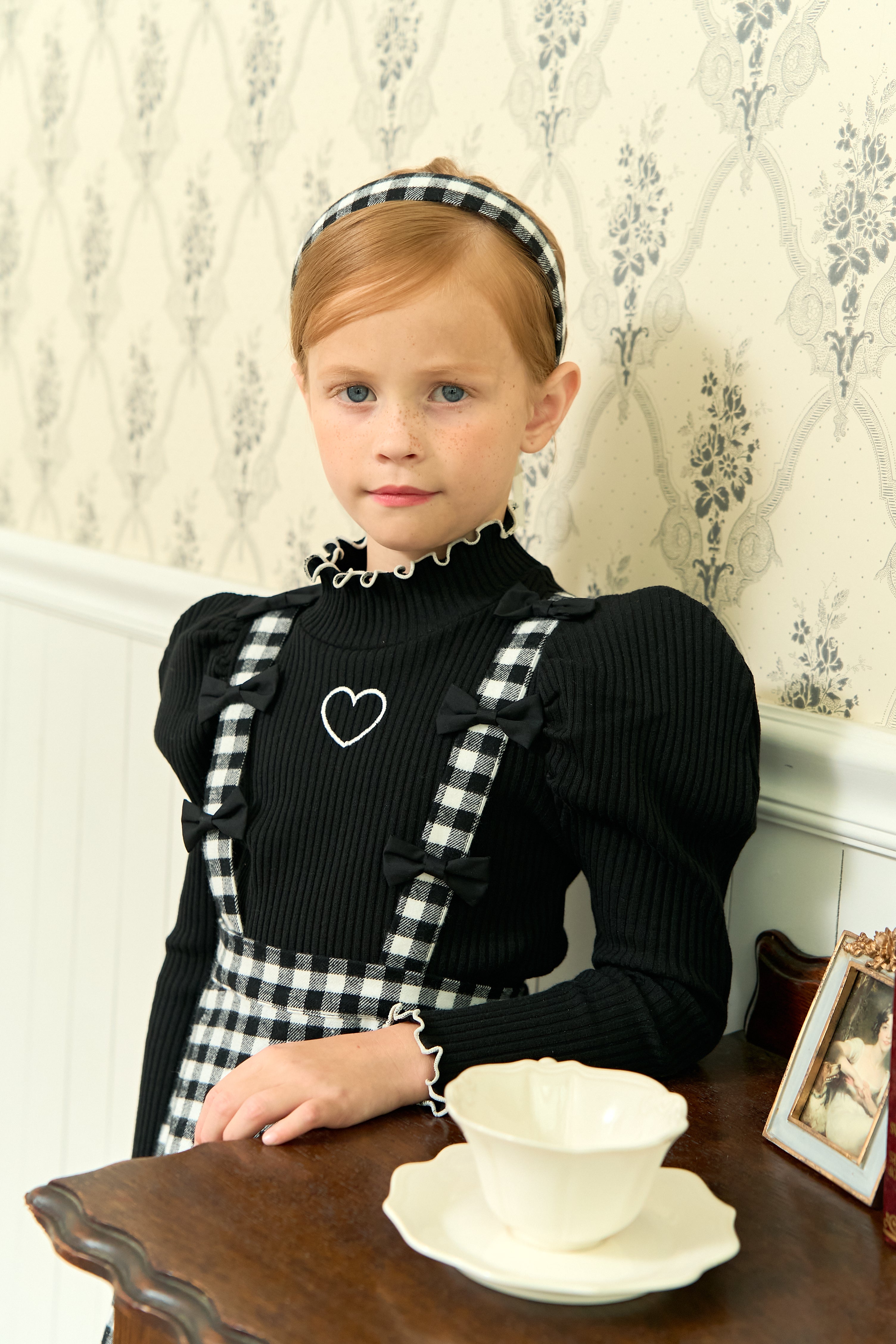 [ALITTLE] heart puff pola T_Black