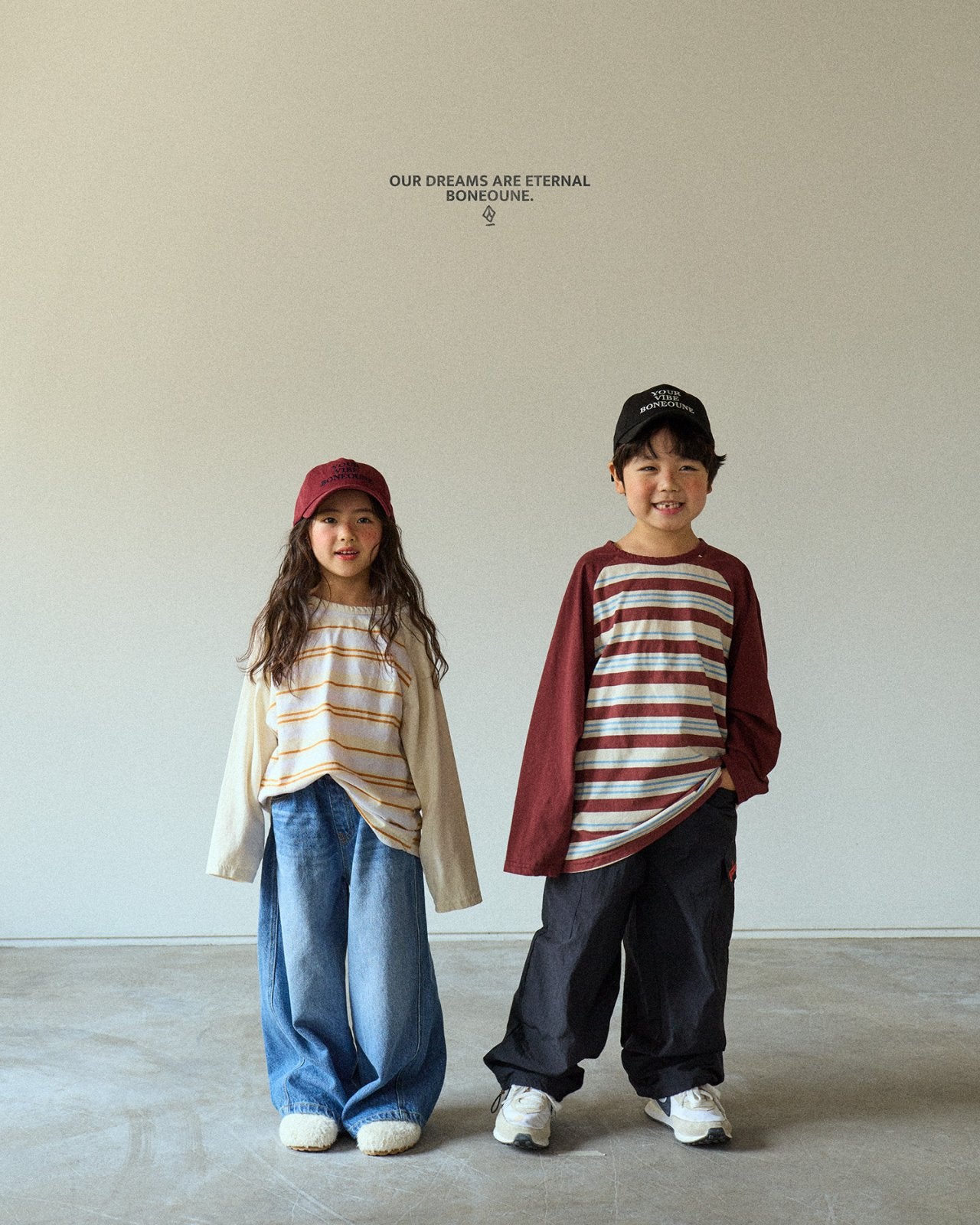 [BONEOUNE] Hyper Raglan T-shirt_2colors