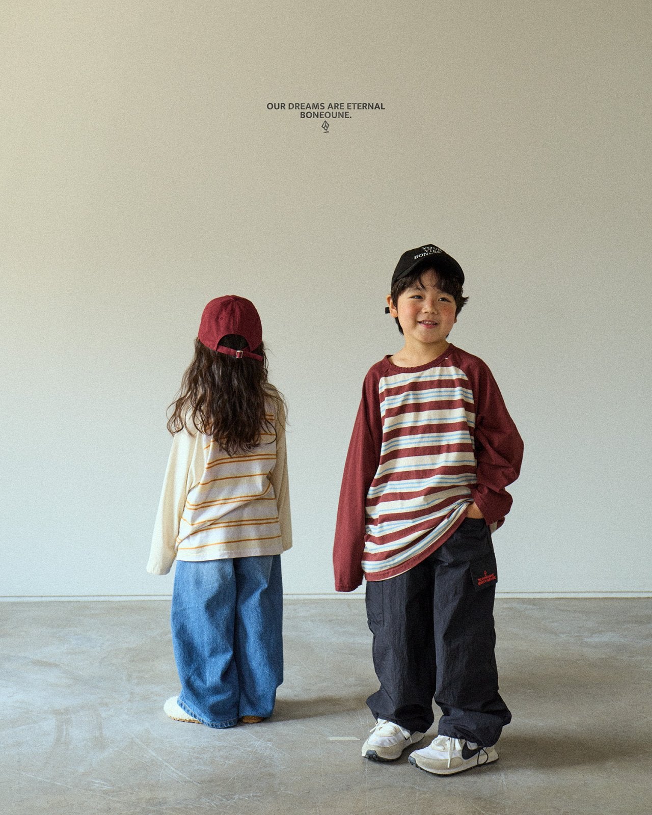 [BONEOUNE] Hyper Raglan T-shirt_2colors