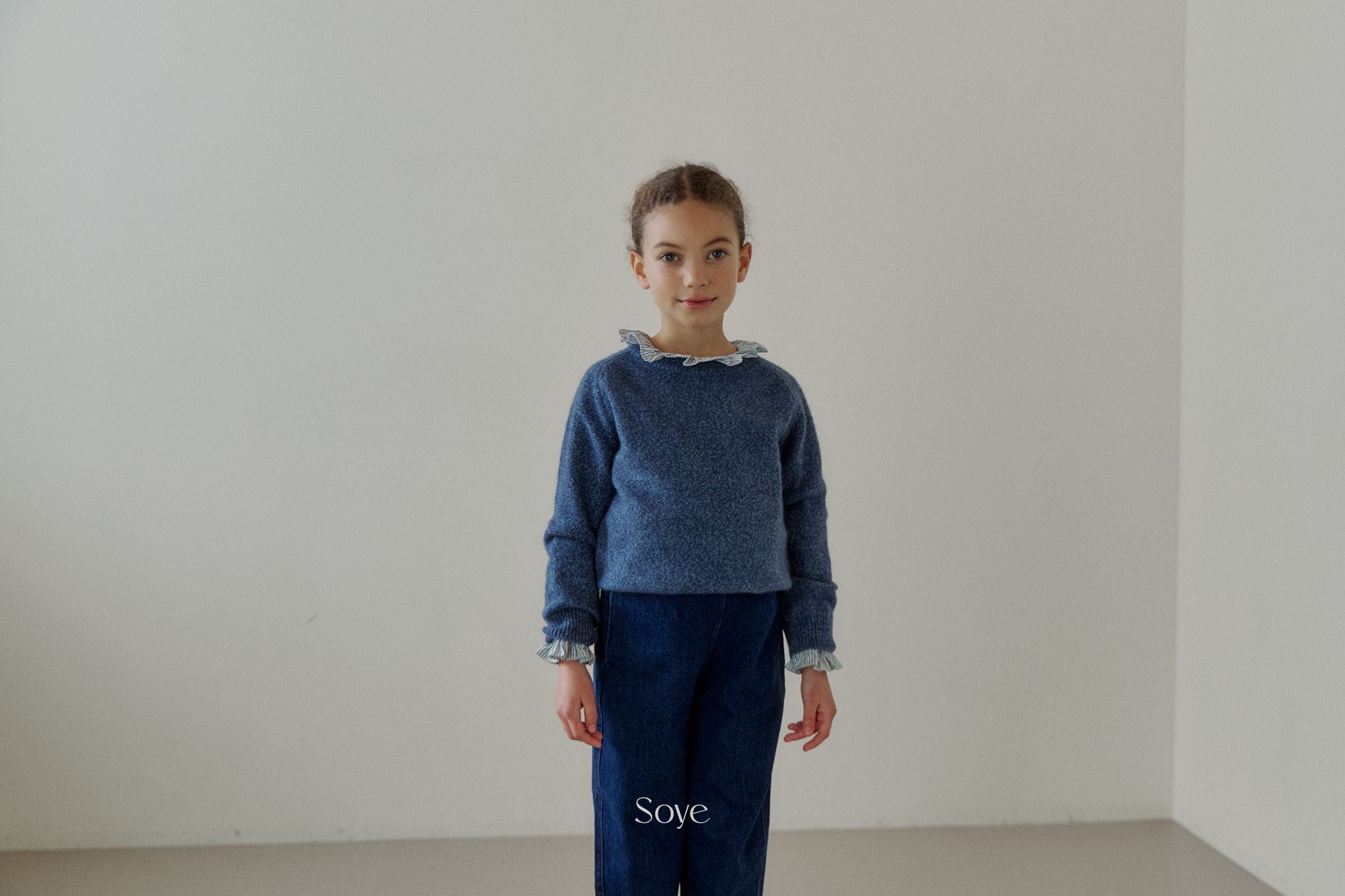 [Soye] Raccoon Round Knit_Blue