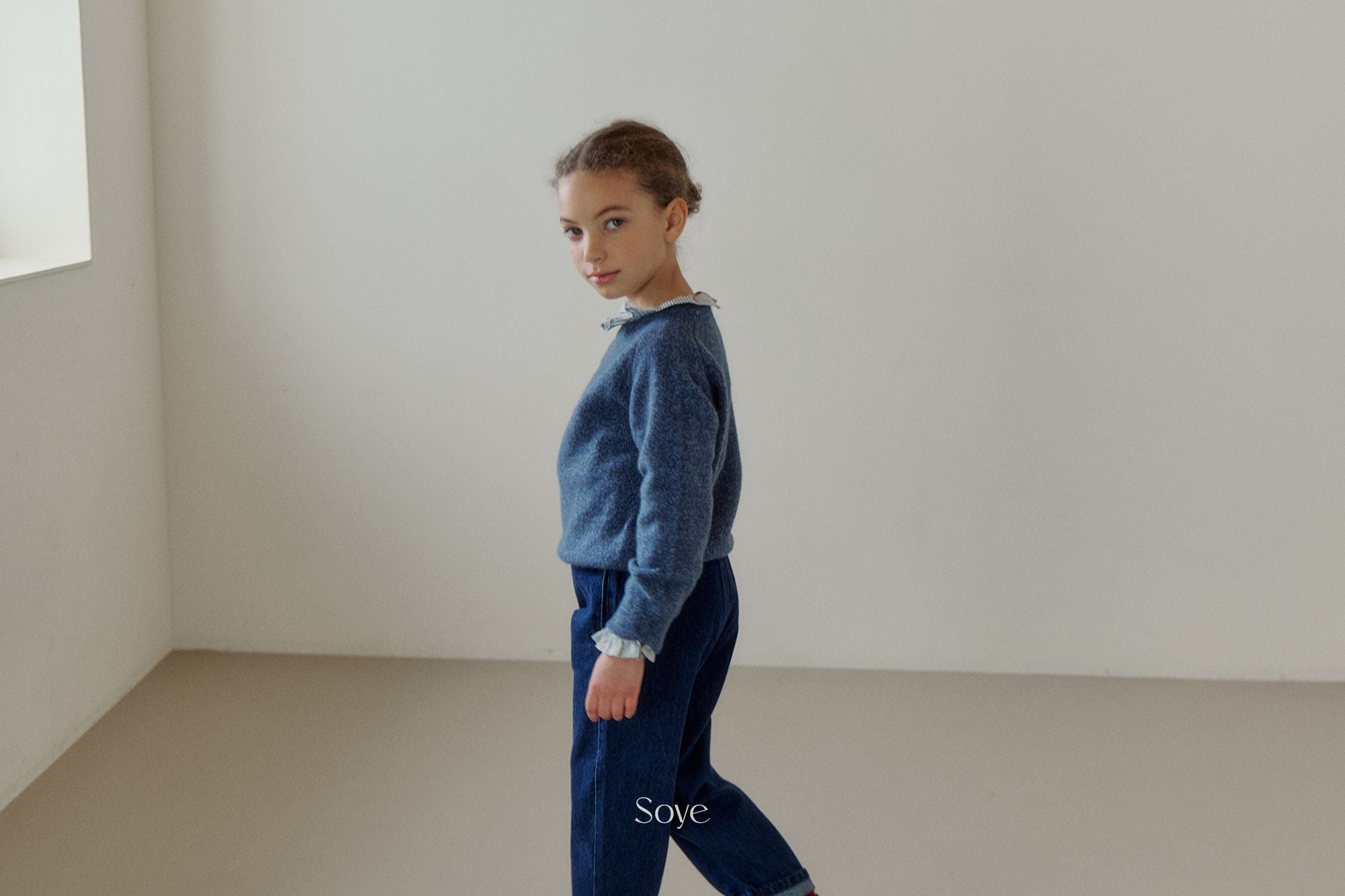 [Soye] Raccoon Round Knit_Blue