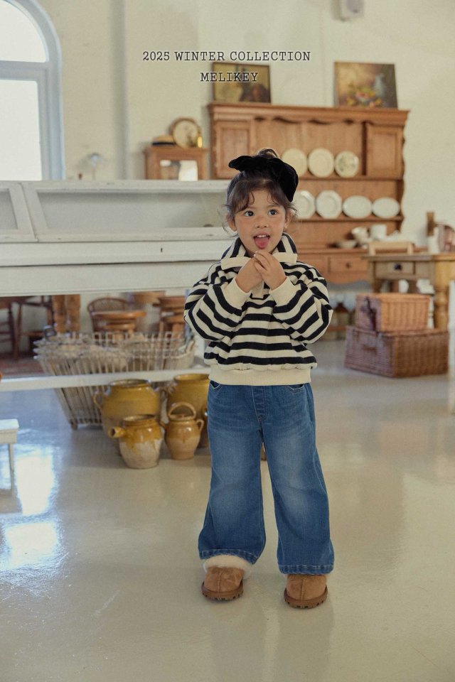 [melikey] High-Neck Simple Sweatshirt_Black