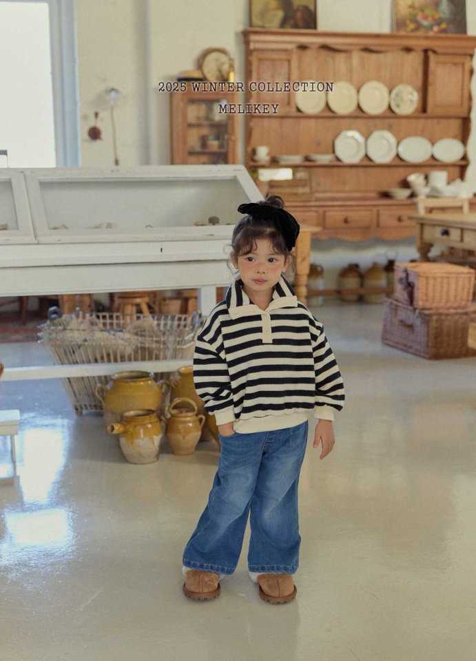 [melikey] High-Neck Simple Sweatshirt_Black