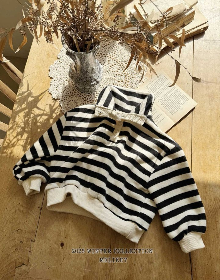 [melikey] High-Neck Simple Sweatshirt_Black