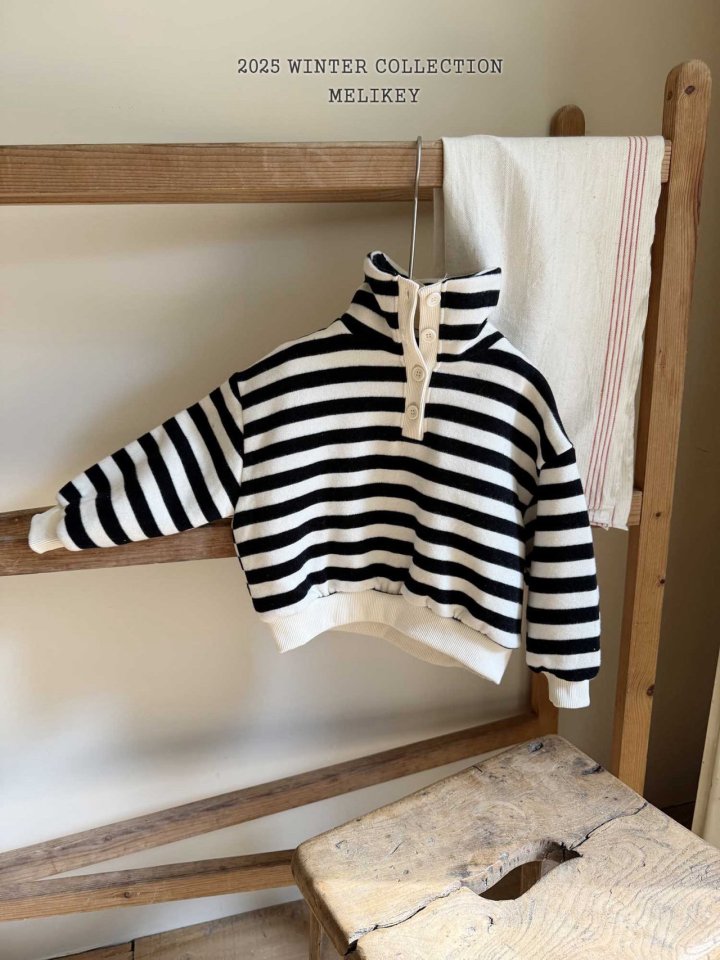 [melikey] High-Neck Simple Sweatshirt_Black