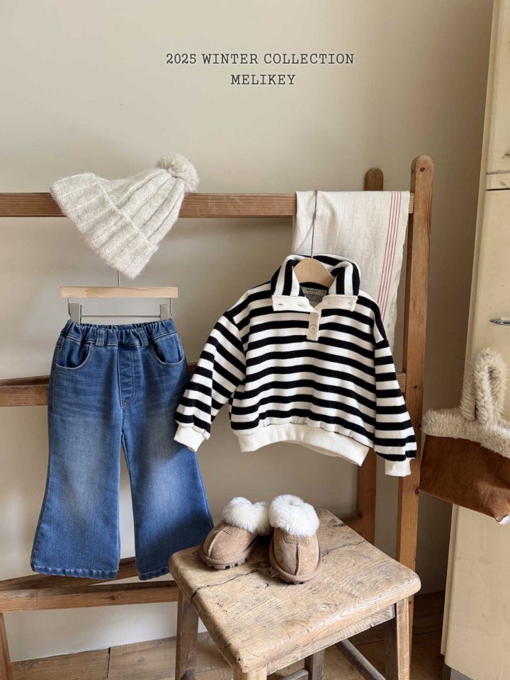 [melikey] High-Neck Simple Sweatshirt_Black