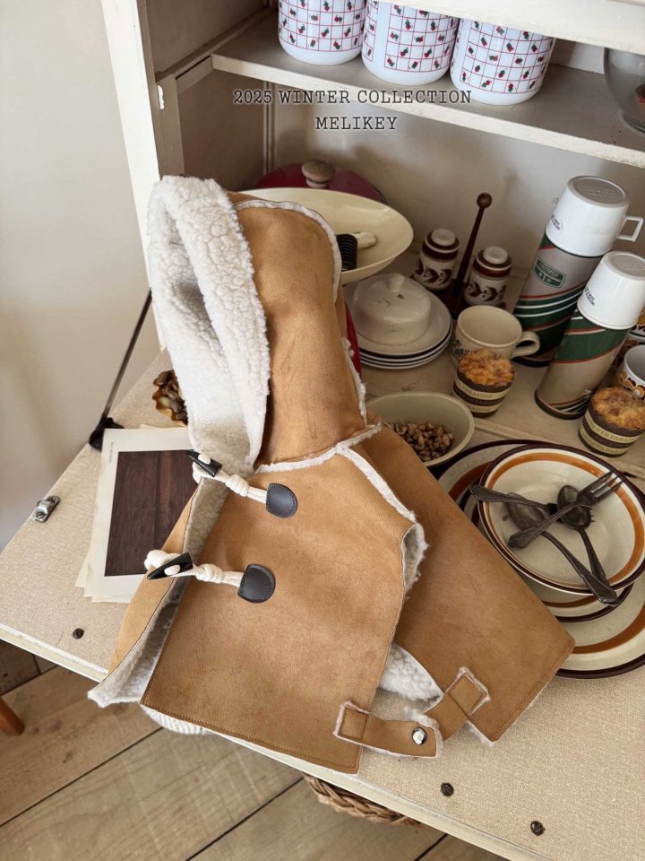 [melikey] Shearling Hooded Cape_Brown